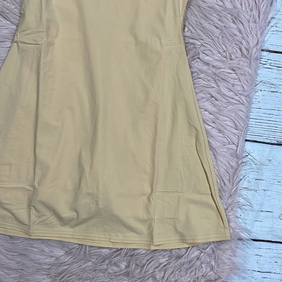NWT Outdoor Voices Exercise Workout Athletic Dress in Toscana Cream - Picture 4 of 10